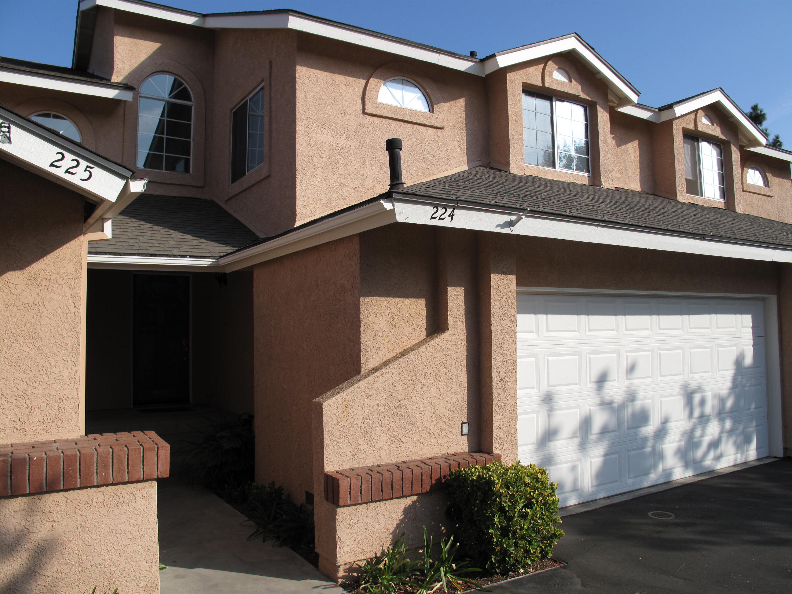 Saugus Home, CA Real Estate Listing